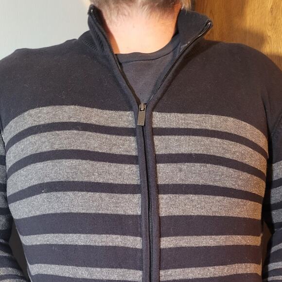 Kenneth Cole Reaction Black & Gray Stripe Knit Sweater Mens Large Dadcore Preppy - Picture 2 of 10